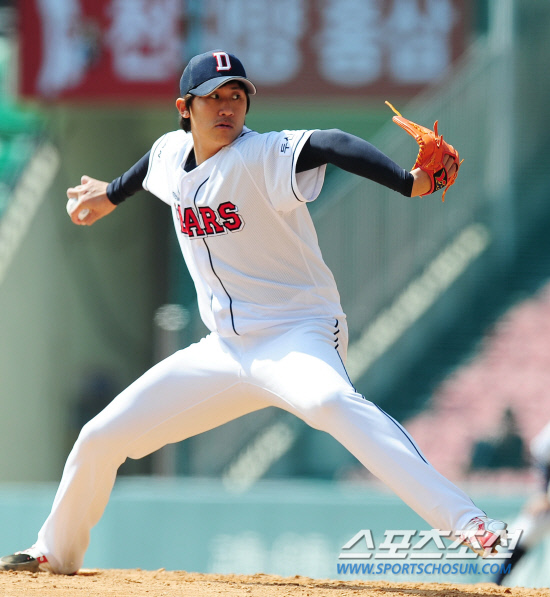 
	�λ� �̿����� 21�� LG�� ���� ������ �ϰ� �ִ�. ���=������ ���� rainmaker@sportschosun.com


