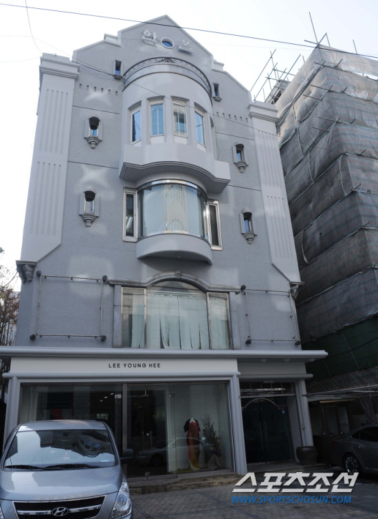 
	�̿��� �����̳� ��,����������DB.


