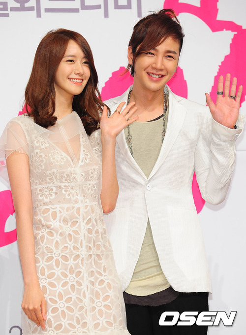 
	'�����' ���� "��ټ� ù�λ�? ���� ��ĥ�� ��.."
