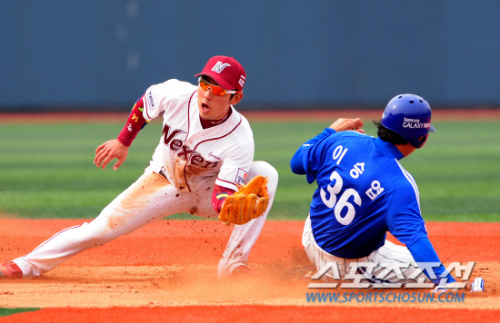 
	�Ｚ �̽¿��� 6ȸ�� ������Ÿ�� ġ�� ���� �� 2�� ���縦 ����, �����ϰ� �ִ�.

��=����� ���� cjg@sportschosun.com


