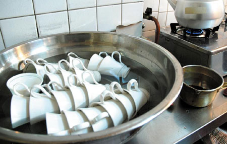 
	���� ���ٹ濡���� ������ �߰ſ� ���� ������ �����.
60��° ��ӵ� �¡��ٹ��� �߾�̴�.
