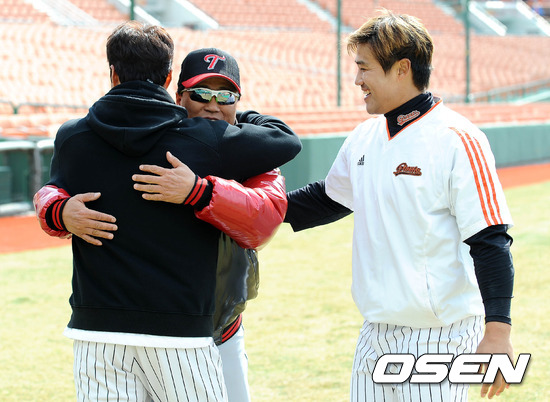 
	[�ù����] LG �蹫�� ��ġ, "�Ե� ������ ȥ���ٴϱ�"
