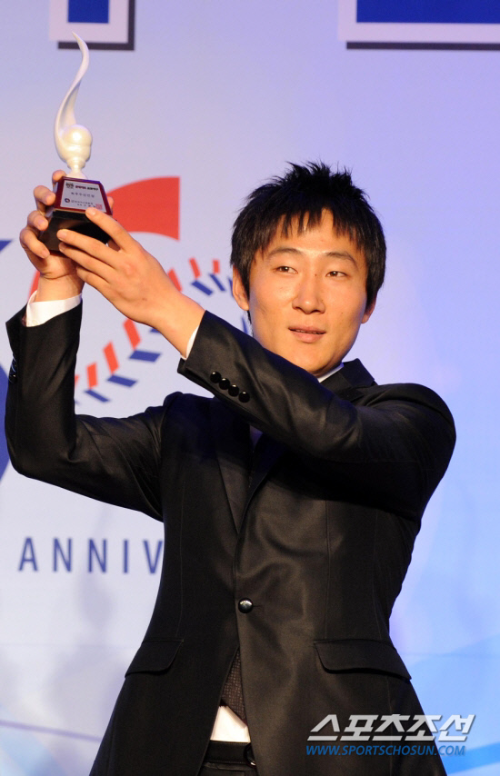 
	�Ｚ �迵���� 2011�� ���οտ� ���� �� Ʈ���Ǹ� ���̰� �ִ�. ���������� DB


