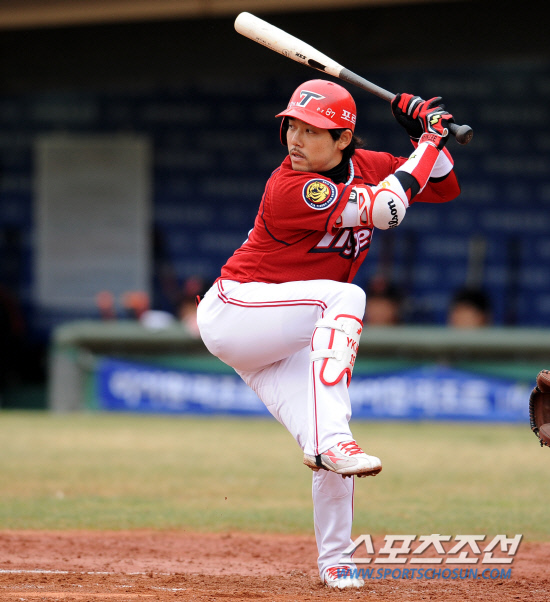 
	�Ե��� KIA�� 2012 ���ξ߱� �ù���Ⱑ 23�� �λ� �������忡�� ���ȴ�. KIA �̿��

�λ�=���� ���� wook@sportschosun.com/2012.03.23/


