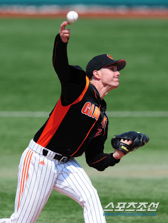 
	27�� �뱸���忡�� 2012 ���ξ߱� �ù���� �Ե��� �Ｚ�� ��Ⱑ ���ȴ�. �Ե� ���� �絵��Ű�� ������ ���� ������ �ִ�.

�뱸=����� ���� cjg@sportschosun.com/2012.03.27/


