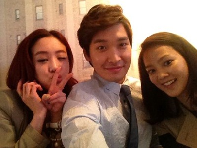 
	���ܿ�, ������ ���¾� �翡�� Ȱ¦ '�ɹ翡��'
