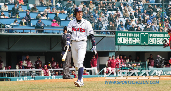 
	�λ� ������� 27�� ��� �ؼ������� 2ȸ ���� ��Ȳ���� ������ ���� ��  �ƽ����ϰ� �ִ�. ���=���� ���� kyungmin@sportschosun.com 


