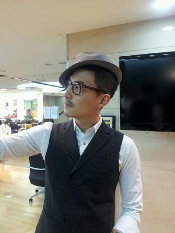 
	���μ�, "�� �ȿ� �ٺ�Ŵ �ִ�" ��ī..'��ҳ�'
