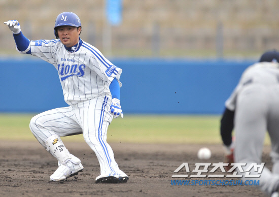 
	�Ｚ�� �������� ������Ⱑ 21�� ��Ű���� �³��� ��ī�����忡�� ���ȴ�. 2ȸ�� 1�� 1,2�� �����̰� ��Ÿ�� ������ �߼����ö� ��Ȳ�ϰ� �ִ�.    ��Ű����(�Ϻ�)=���ؿ� ���� noodle@sportschosun.com


