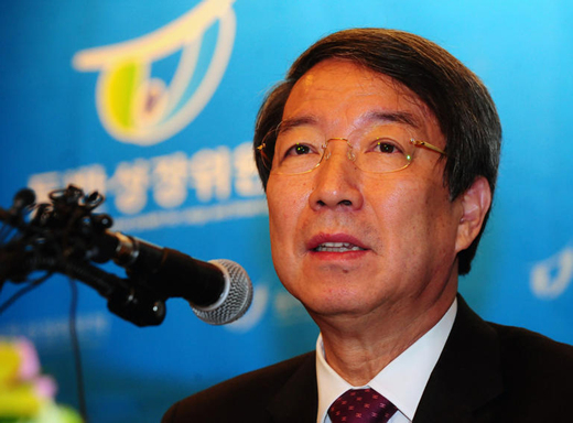 
		������ ���ݼ�������ȸ �������� 29�� ���� ���� ������ �ȷ���ȣ�ڿ��� ����ȸ���� ���� �����ǻ縦 ������ �ִ�. /���ý�
