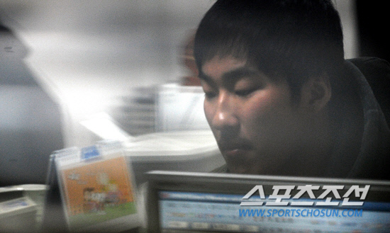 
	������ 28�� �뱸���˿��� ���縦 �ް� �ִ� �輺��.

����ȣ ���� kangho@chosun.com / 2012.02.28


