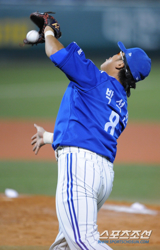 
	����� ��ġ�� �ִ� �ڼ���.          ����������DB


