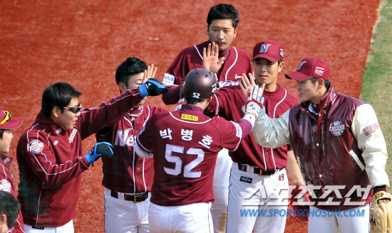 
	7ȸ�� 1��Ȩ���� ����� �ؼ� �ں�ȣ�� ������� �����ϰ� �ִ�. �λ�=���ؿ� ���� noodle@sportschosun.com


