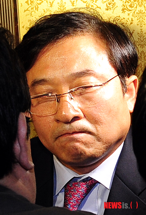 
	
                �� �� �ٹ� �̿�ȣ �� û�ʹ� ������񼭰�
            
