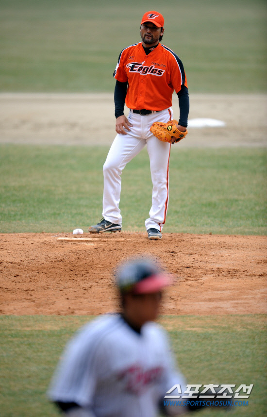 
	[���ߺм�] '8����' ����ȣ, ������ Ǯ�� ���� ������
