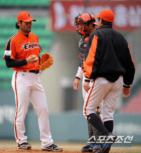 
	[���ߺм�] '8����' ����ȣ, ������ Ǯ�� ���� ������
