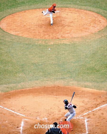 
	��ȭ ����ȣ�� 30�� ��� �ù� ��⿡�� 3ȸ �� LG �̴����� ���� �����ϰ� �ִ�. ����ȣ�� �̴����� 1��� ������ ó�������� 5�̴� ���� 8���� �ߴ�. �Ѵ�ȭ ��ȭ ������������ ����ȣ�� ������ ���ϱ�� ��ƴ١��� ���ߴ�. /���� ���� wook@sportschosun.com
