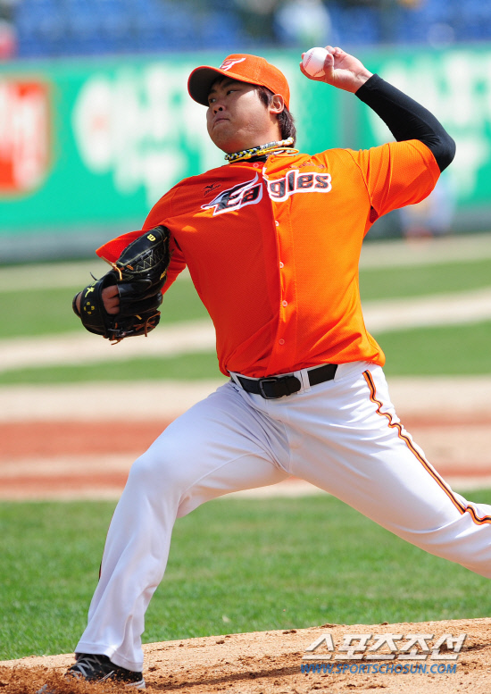 
	31�� ���ֱ��忡�� 2012 ���ξ߱� �ù���� ��ȭ�� ����� ��Ⱑ ���ȴ�. ��ȭ ���� �������� ������ ���� ������ �ִ�. ����=����� ���� cjg@sportschosun.com/2012.03.31/


