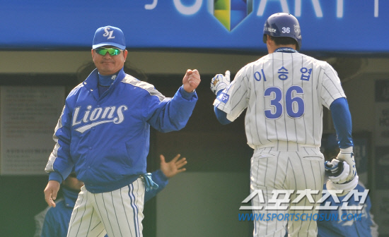 
	�Ｚ ������ ������ 7ȸ ����Ÿ�� ������ ������ �̽¿��� �¾��ְ� �ִ�. �뱸=���ؿ� ���� noodle@sportschosun.com


