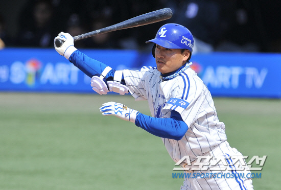 
	���ξ߱� �Ｚ�� �λ��� �ù���Ⱑ 1�� �뱸 �ùξ߱��忡�� ��������. �̽¿��� 3ȸ�� 2�� 1�� ��Ÿ�� ������ �ִ�. �뱸=���ؿ� ���� noodle@sportschosun.com


