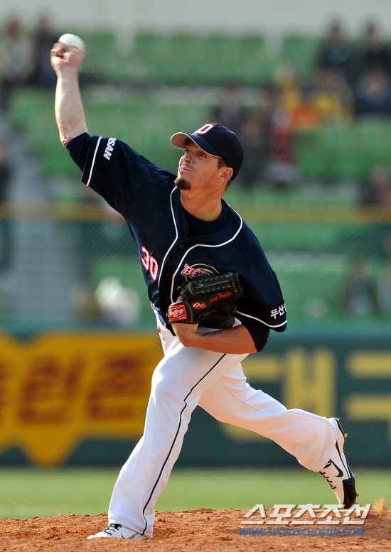 
	�λ� ������ �����Ͱ� ���� 1�� �뱸 �Ｚ������ ������ �ϰ� �ִ�. �뱸=���ؿ� ���� noodle@sportschosun.com


