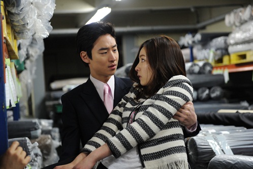 
	'�мǿ�' ������, �ż��� ǰ�� �Ȱ� "���� ���߰ڴ�" ����
