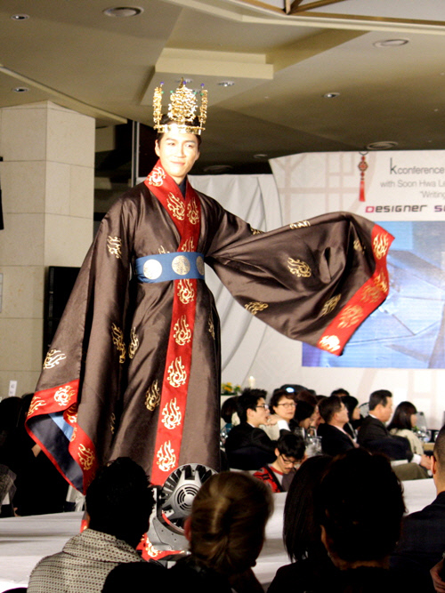 
	�� ��� Ʈ��Ʈ ���� ȫ������ �мǼ ������.

��������=DBCȦ����


