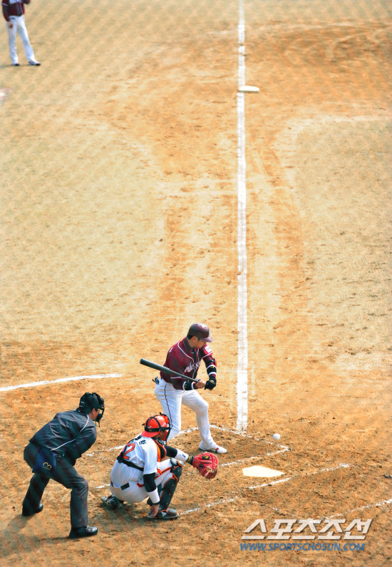 
	������ 18�� û�ֱ��忡�� ������ �ù���� ��ȭ�� �� Ÿ���� �� �ؼ� ���ñ�. û��= ���� ���� kyungmin@sportschosun.com / 2012.03.18.


