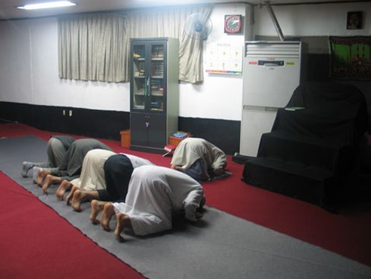 
	�ڷ����. ���� ������ ���ܿ��� ���ϴ� ������ �ܱ��� �뵿�ڵ��� �⵵�濡�� ���� ��ī�� ���� �����ϰ� �ִ�. /�����Ϻ�DB 
