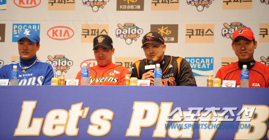 
	3�� ���� ���հ��� 600�ֳ���� ���� 2012�� ���ξ߱� �̵���. �Ե� ȫ������ �ý��� ���θ� ������ �ִ�. ������ ���� songs@sportschosun.com


