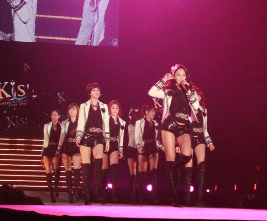 
	'2012 K-�÷��� �� ���� K-POP �ܼ�Ʈ'�� ������ ���ι�����. ��������=��Ÿ����


