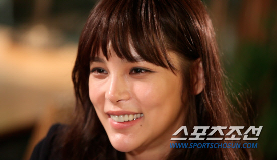 
	��ȭ��� �ڽÿ��� '���� in TV - ��ȭ������'�� �⿬�� ��ȥ�� ��ȭ�� ���� �����ϰ� ���ߴ�.

����=���� in TV


