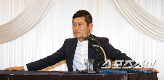 
	5�� ������ û�㵿 ������ȣ�ڿ��� ������ ���� ���� ����ȸ���� ���ȴ�. ������ 31�� ���� ���� ������ �� �������� 4��  KIAŸ�̰��� ����ȣ ����� ����� ���� ������ ������ ����İ� �޾Ҵ� 7���� ���� ���� ��� ������ �޾Ƶ鿴��. ���� �������� ���� ��� ����ȸ���� ���� �ִ� ������.

û�㵿=������ ���� songs@sportschosun.com/2012.4.5


