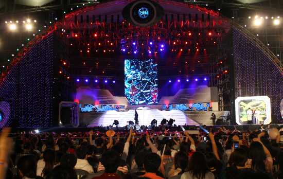 
	���� ������� �������� �� �⵿�ϴ� �帲�ܼ�Ʈ. ��������=������������ȸ


