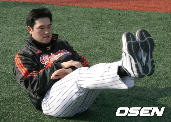 
	�Ե� ������, ���� �� ù ������ '�̻� ����'
