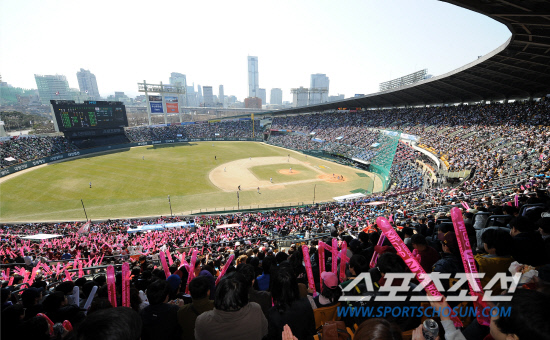 
	2012�� �ȵ� ���ξ߱� ������ �λ�� �ؼ��� ��Ⱑ ���� ��Ǳ���. ���=���ؿ� ���� noodle@sportschosun.com


