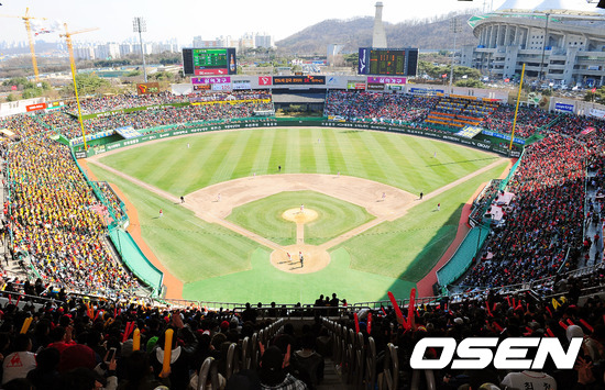 
	'�ݰ��� ���ξ߱�!' 4�� ���� ������ ������ ����
