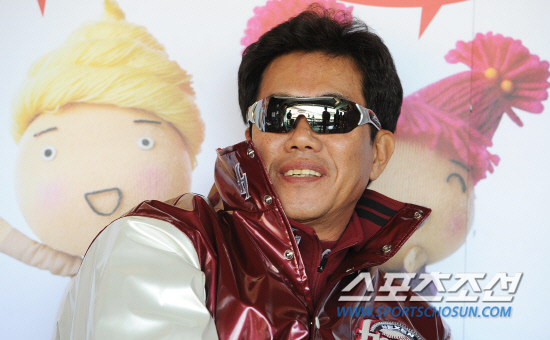 
	�ؼ� ����� ������ 7�� �λ���� �������� �¸��� �̲�����. ���=���ؿ� ���� noodle@sportschosun.com


