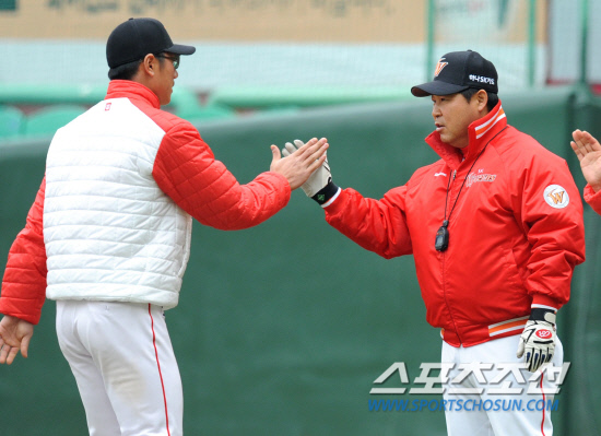 
	SK �̸��� ������ �������� �������̺긦 �ϴ� ���. ����������DB


