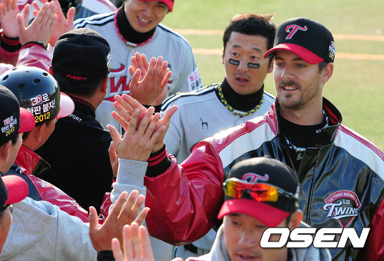 
	��6�̴� 1���� ȣ���� ��Űġ, ���� ���� ���� �¸��ߴ١�
