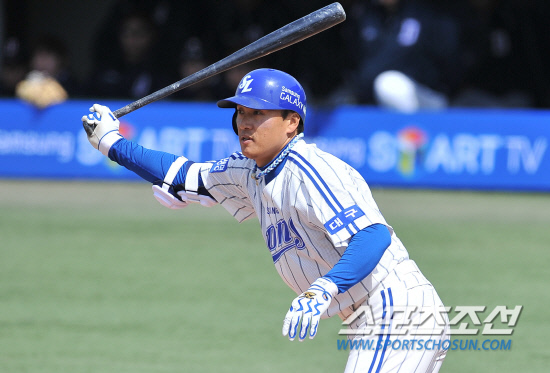 
	���ξ߱� �Ｚ�� �λ��� �ù���Ⱑ 1�� �뱸 �ùξ߱��忡�� ��������. �̽¿��� 3ȸ�� 2�� 1�� ��Ÿ�� ������ �ִ�.   �뱸=���ؿ� ���� noodle@sportschosun.com


