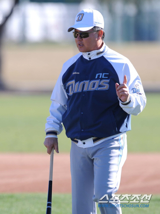 
	�ָ����� �����Ʒÿ��� NC ��湮 ������ ���&21745;

���� ���� kyungmin@sportschosun&21745;com


