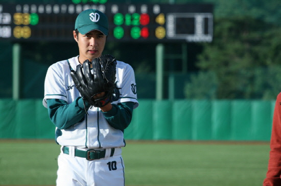 
	��ȭ '�۷���' ��ƿ.


