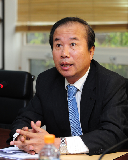 
	10�� ���� ���� ��� �߱�ȸ������ 2012�� ��3�� �̻�ȸ�� ���ȴ�. �̹� �̻�ȸ������ ��10���� â�ܰ� NC�� 1�� ���� �ñ⿡ ���� �Ȱ��� �����Ѵ�. �Ե� ���̾��� �庴�� ������ �̻�ȸ �� �������� �̾߱⸦ ������ �ִ� / ����=����������
