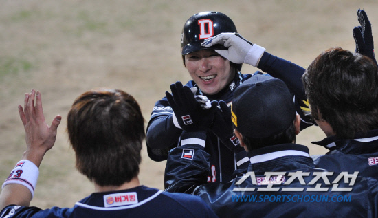 
	�λ� �̿����� 3ȸ �¿� ����Ȩ���� �Ͷ߸� �� ������� ���ϸ� �ް� �ִ�. û��=���� ���� kyungmin@sportschosun.com


