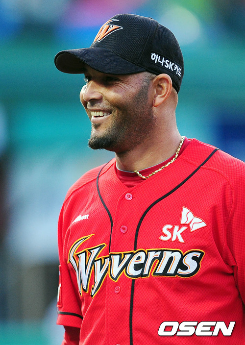 
	'SK ������' ������, '6���̴� 1����'����Ȩ���� ���� Ƽ
