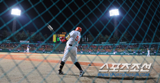 
	11�� ���� Ÿ�� 5���� ������� ��ȭ ���±��� Ȩ���� ������ �ʴ� ������ ���� �������̴�. û��=���� ���� kyungmin@sportschosun.com


