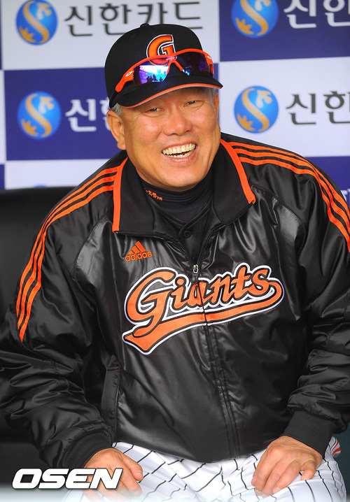 
	���ȣ, ���츮���� ������ 8�� Ÿ�� �վƼ��� �ִ١�
