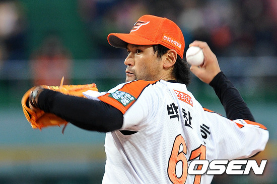 
	�Ѵ�ȭ "����ȣ �����", ������ "����ȣ�� �зȴ�"
