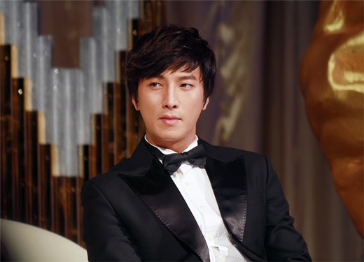 
	�ڰ���, '���̵ξ��̵�' ĳ����..�輱��-������ ȣ��
